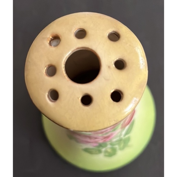 Antique Victorian Flower Pig with pink roses - Picture 3 of 6